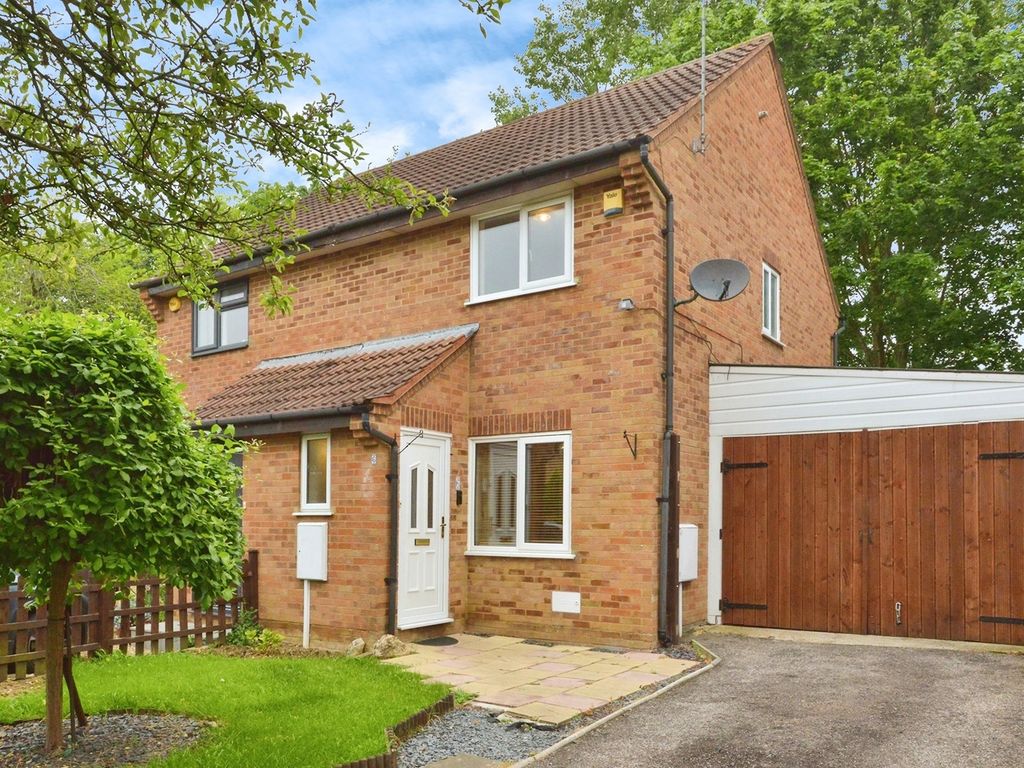 2 bed semidetached house for sale in Donnington, Bradville, Milton