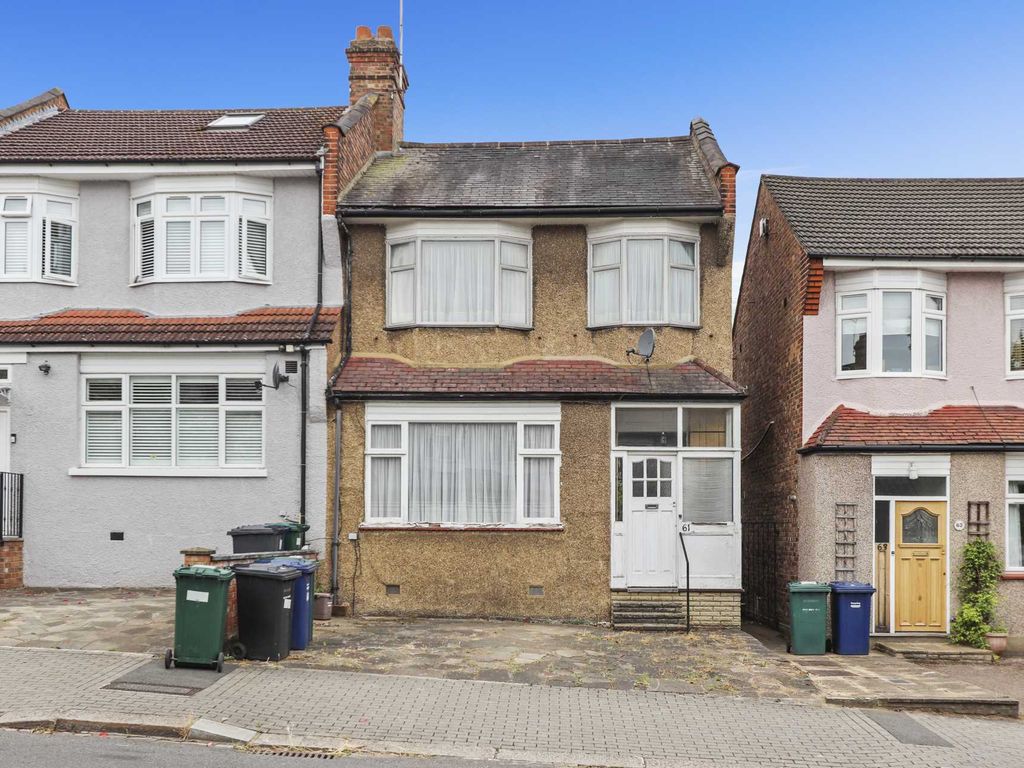 3 bed end terrace house for sale in Petworth Road, London N12 Zoopla