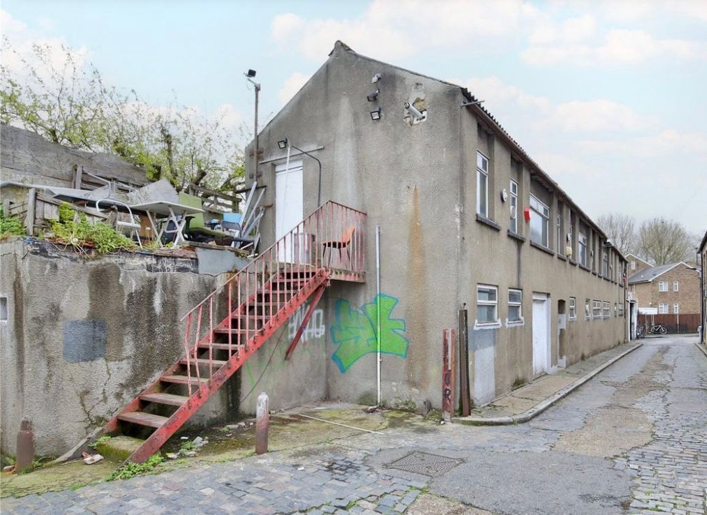 Land for sale in Belfast Road, London N16 Zoopla