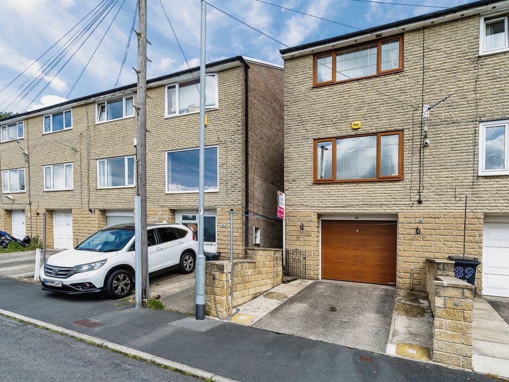 3 bed town house for sale in Keswick Close, Siddal, Halifax HX3, £