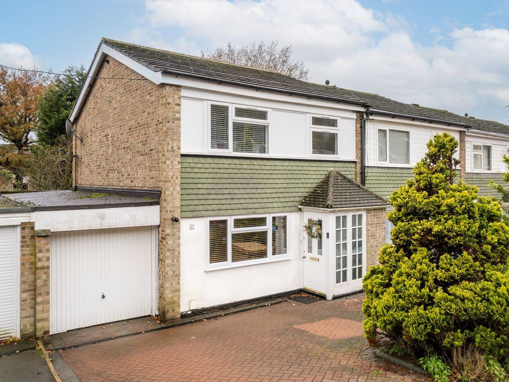 3 bed end terrace house for sale in Silkham Road, Oxted RH8, £525,000
