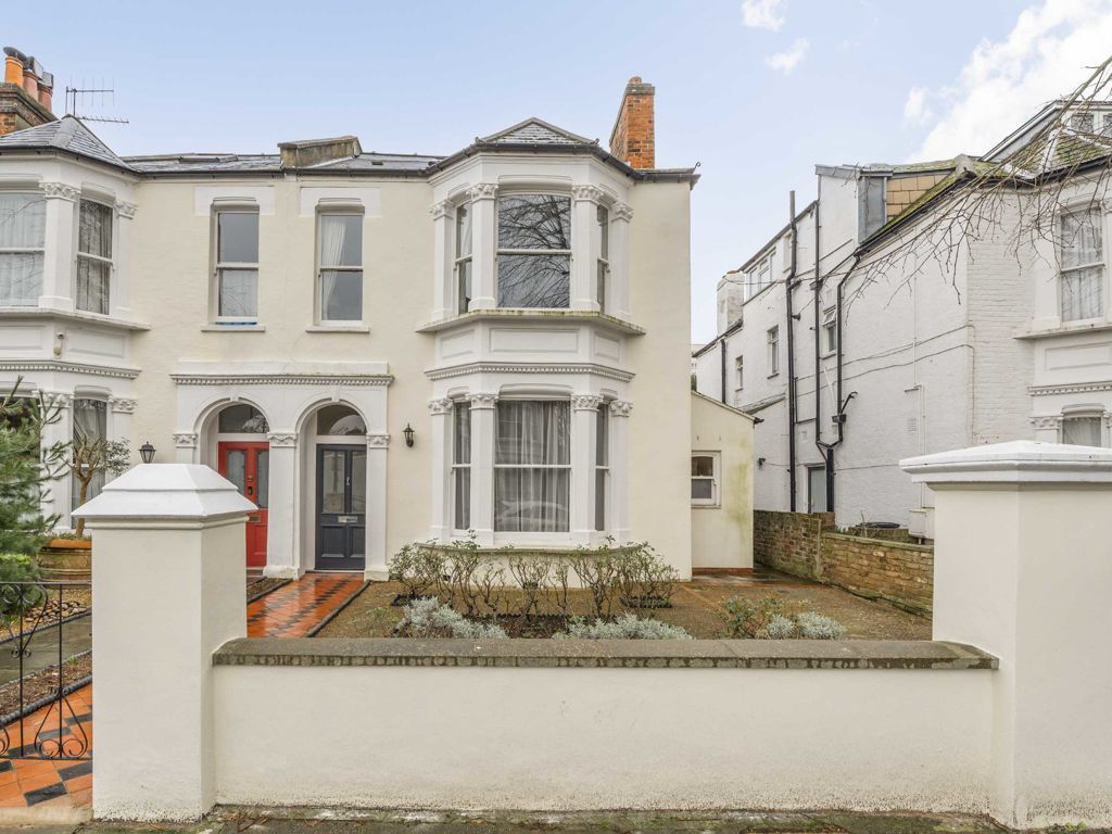 4 bed semidetached house for sale in Avenue Gardens, London W3, £