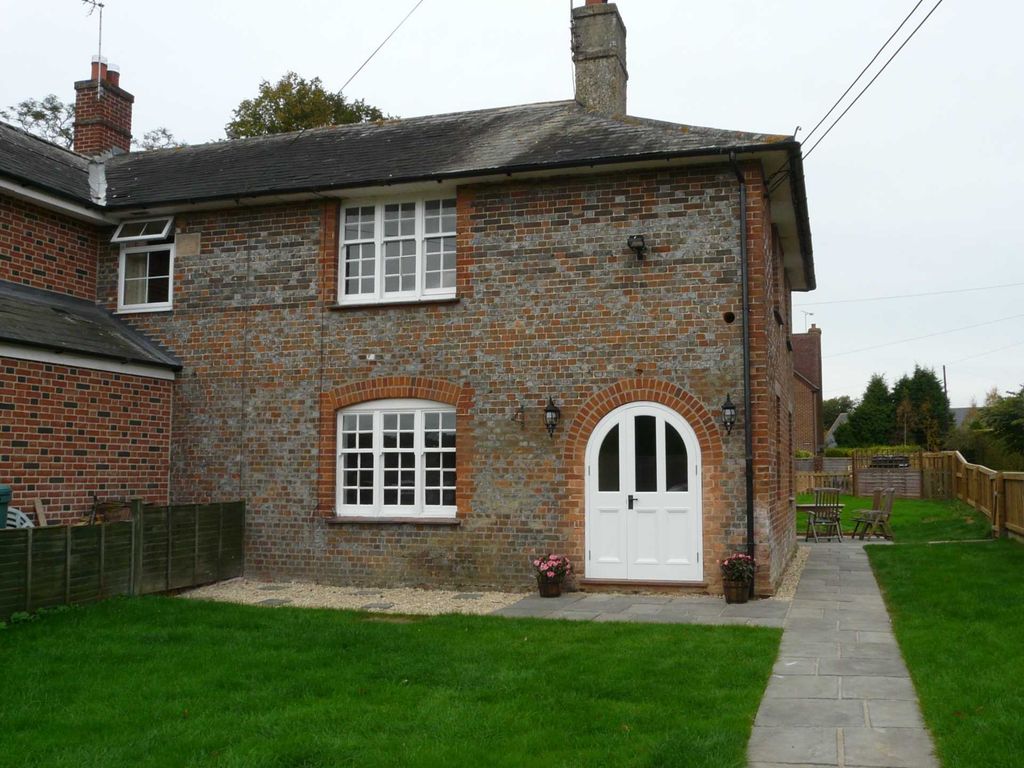 3 bed semidetached house to rent in Waldron Cottages, Shefford