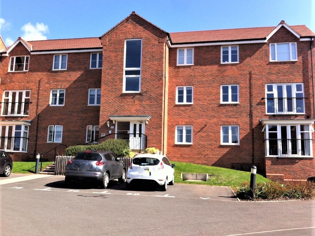 2 bed flat to rent in Guardians Walk, Stourbridge, West Midlands DY8
