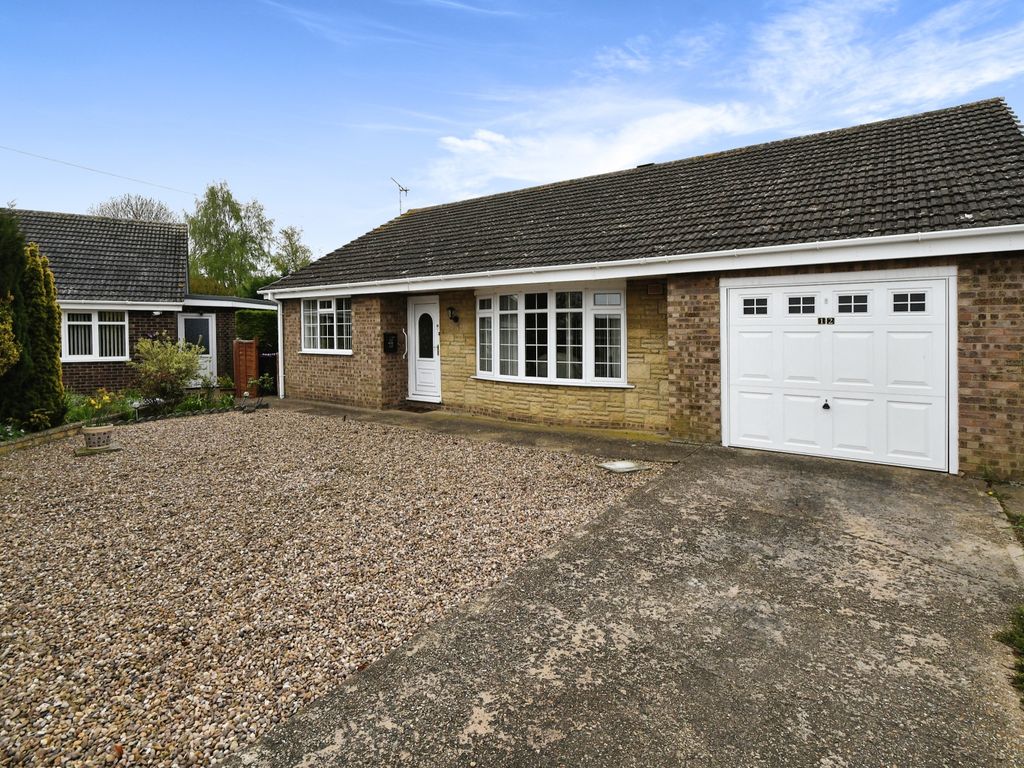 3 bed detached bungalow for sale in Tennyson Close, Metheringham