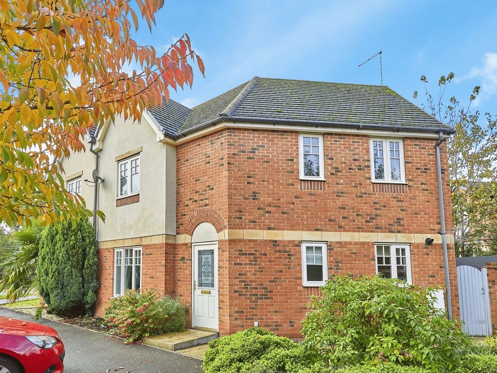 3 bed semidetached house for sale in Caroline Court, BurtonOnTrent