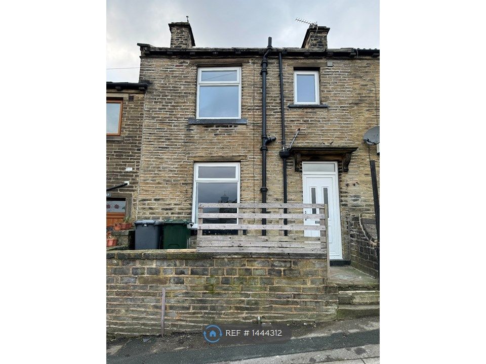 2 bed terraced house to rent in Fleece Street, Bradford BD6, £600 pcm Zoopla