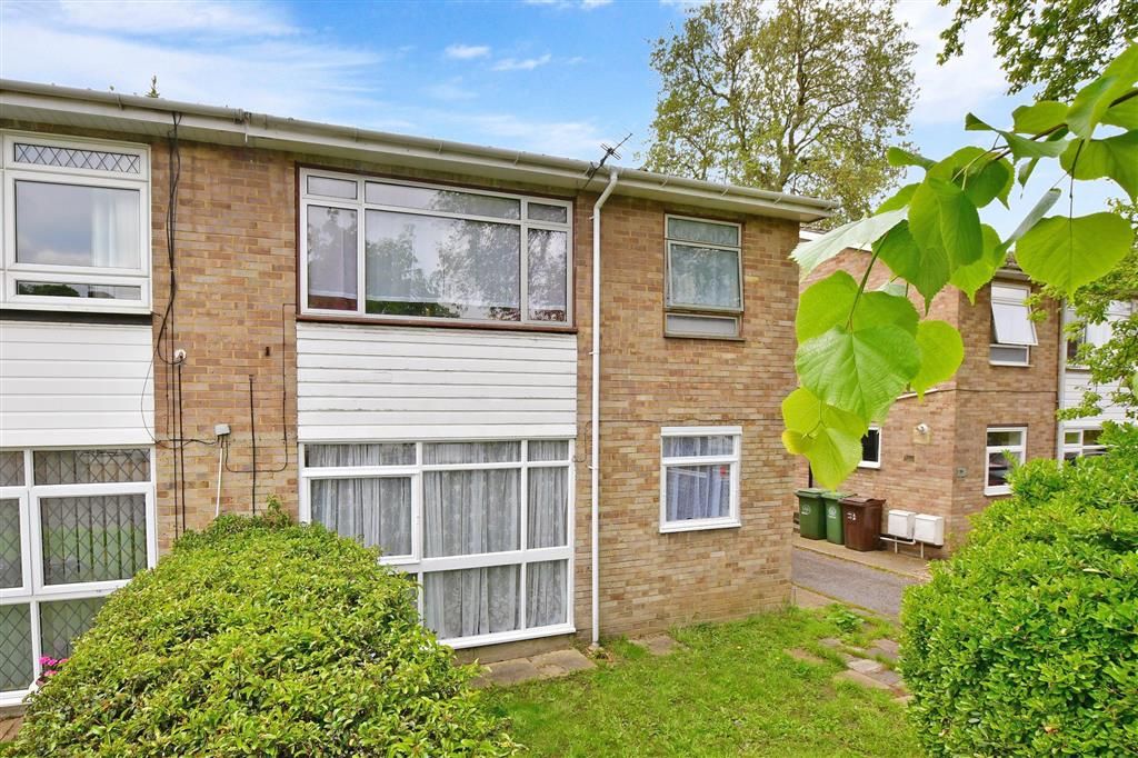 2 bed for sale in Strawberry Lane, Carshalton, Surrey SM5