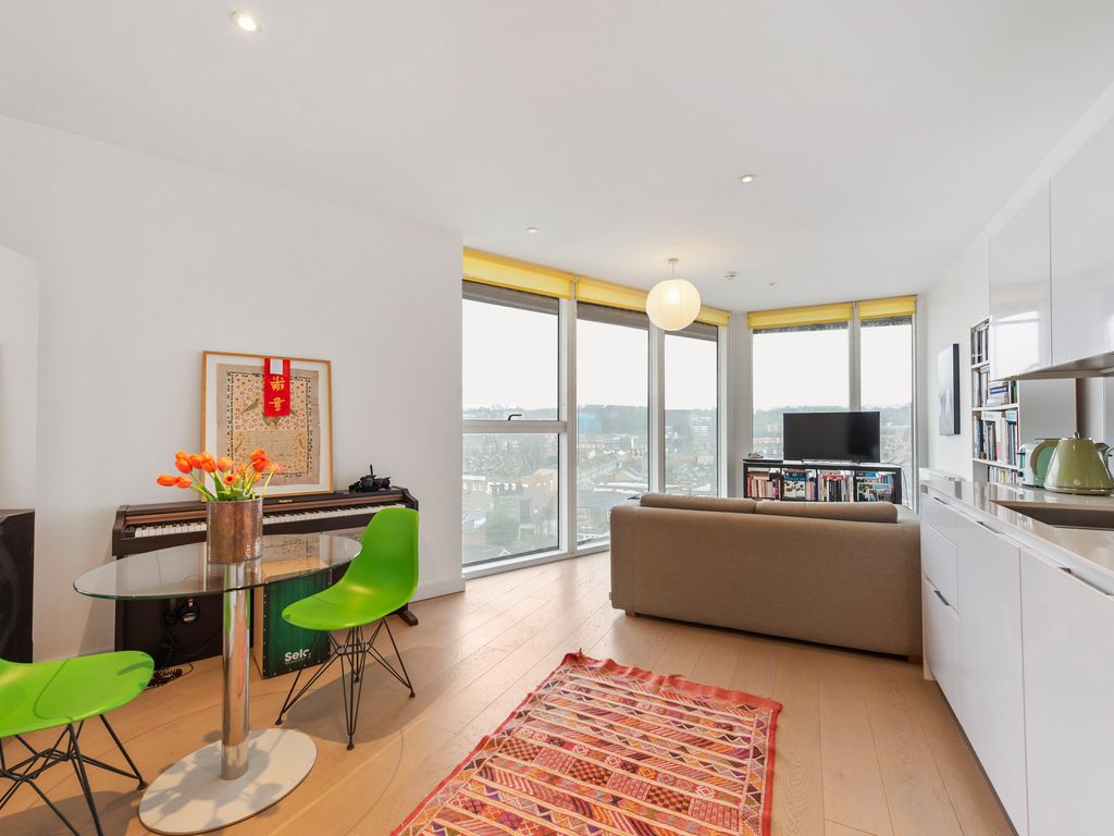 1 bed flat for sale in Granite Apartments, River Gardens Walk SE10, £