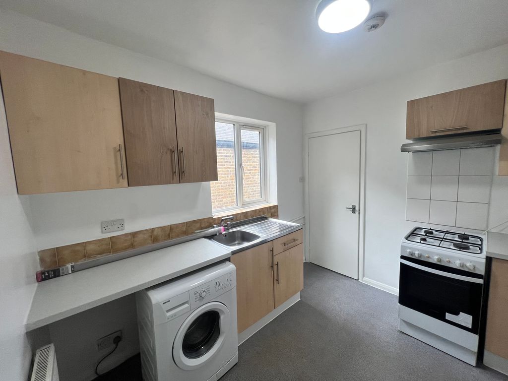 1 bed flat to rent in Northwood Road, Thornton Heath CR7 Zoopla