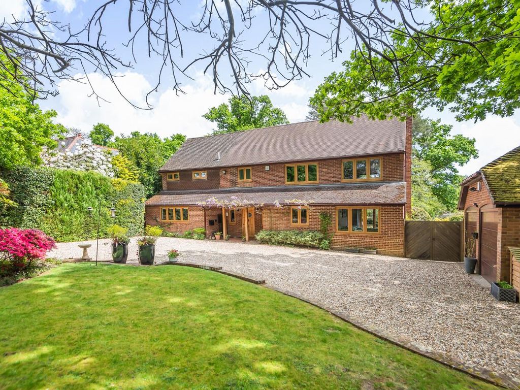 4 bed detached house for sale in Lakewood Road, Hiltingbury, Chandlers