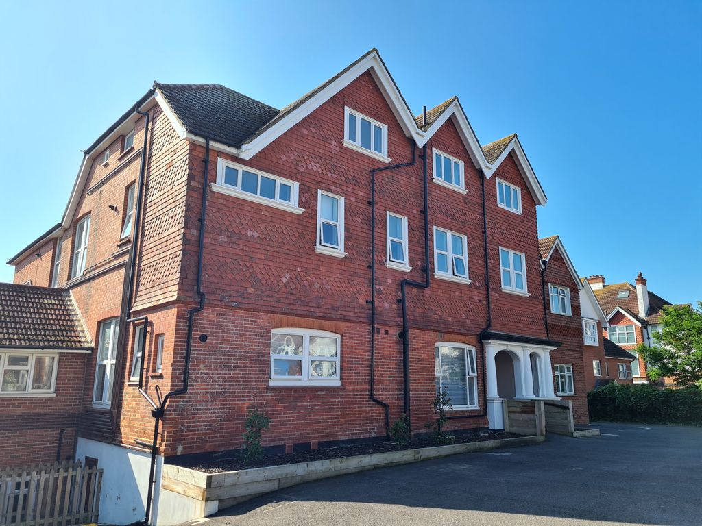 2 bed flat to rent in Dorset Road, Bexhill On Sea TN40 Zoopla