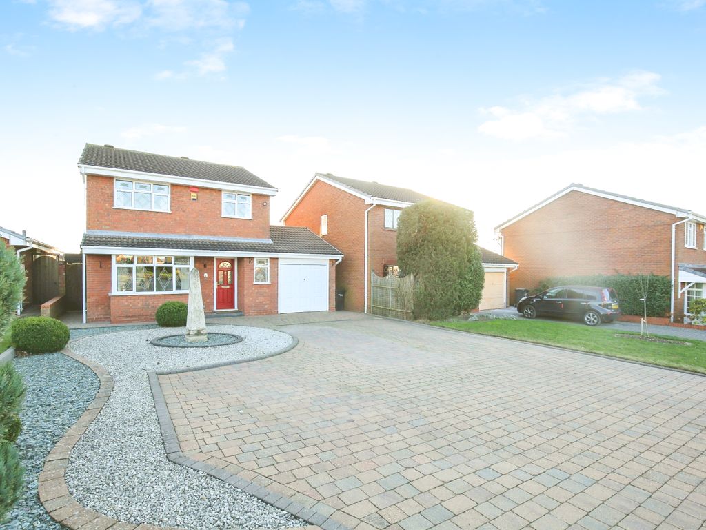 4 bed detached house for sale in Blackwood Road, Two Gates, Tamworth