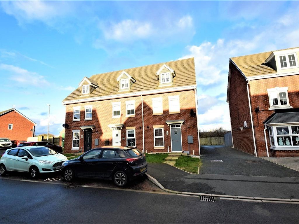 4 bed town house for sale in The Sidings, Blackhall Colliery