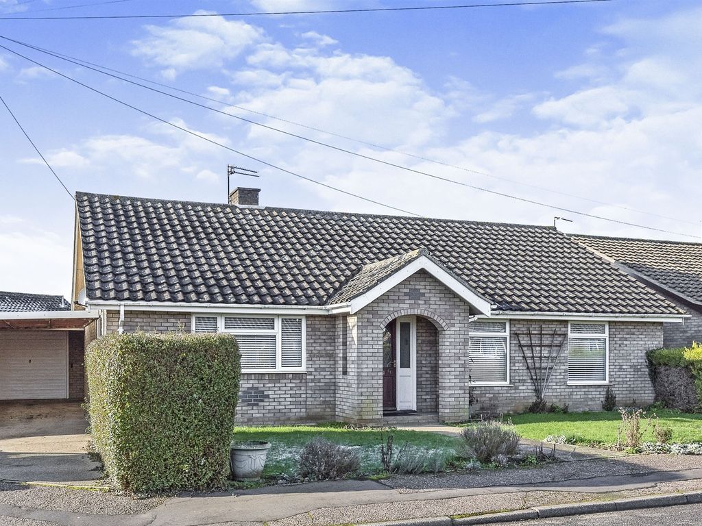 4 bed bungalow for sale in Bond Close, Pulham St. Mary, Diss IP21 Zoopla