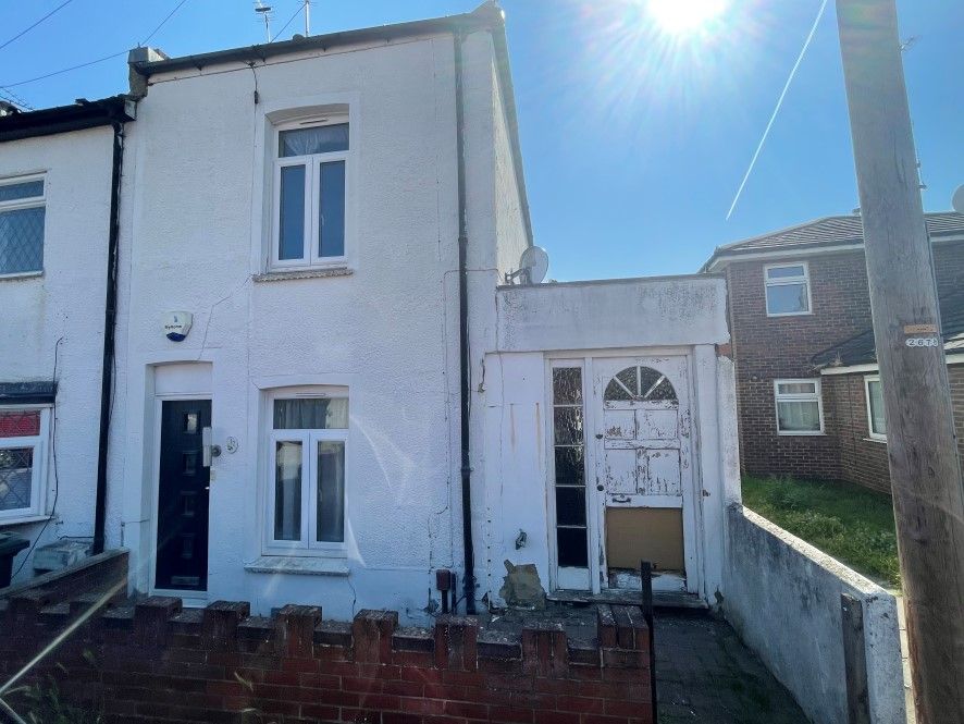 2 Bed End Terrace House For Sale In 12 St Margarets Road Northfleet