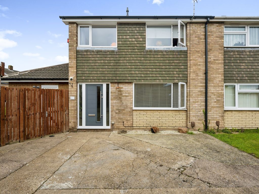 3 bed semidetached house for sale in Cheddar Close, Mansfield NG21, £