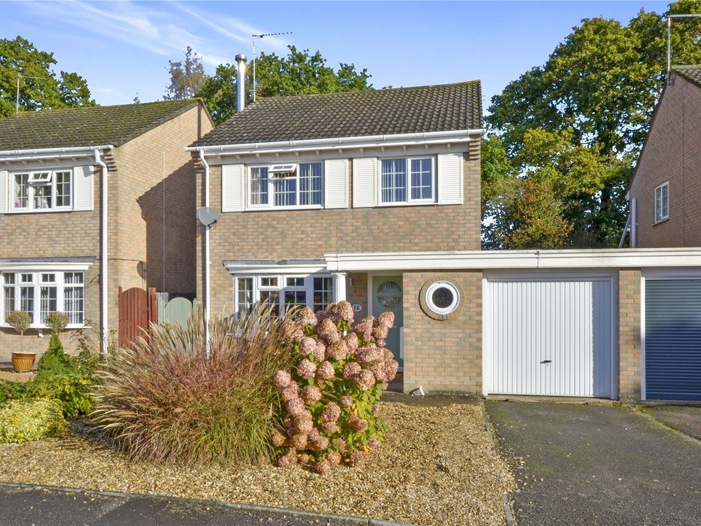 3 bed linkdetached house for sale in Teasel Way, West Moors, Ferndown