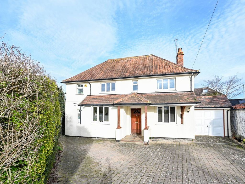 5 bed detached house for sale in Rosebery Crescent, Woking GU22, £750,000 Zoopla