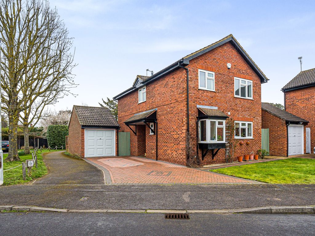4 bed detached house for sale in Moor End, Holyport, Maidenhead SL6