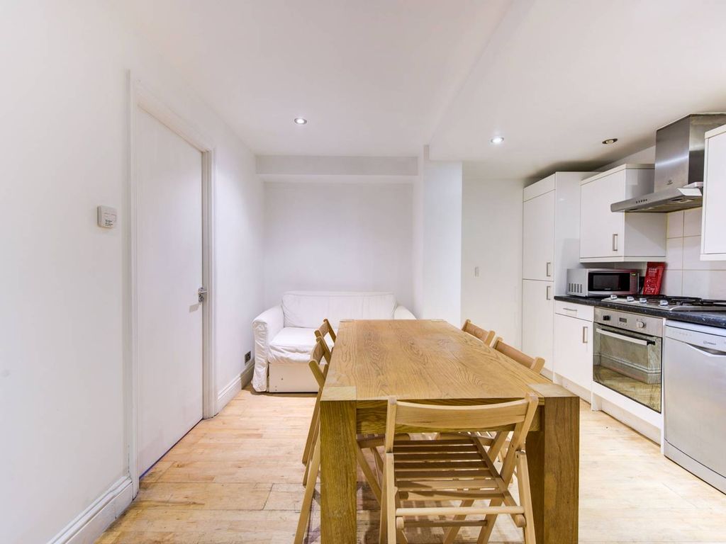 3 bed flat for sale in Collingham Place, South Kensington, London SW5