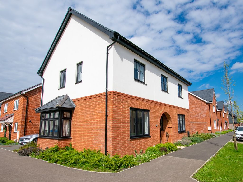 4 bed detached house for sale in Greenfield Way, Hampton Water