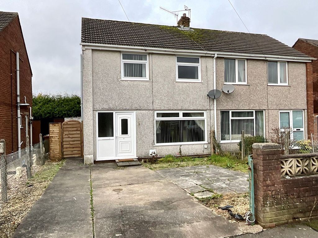 3 bed semidetached house for sale in Pen Y Fan Close, Pentwyn Crumlin