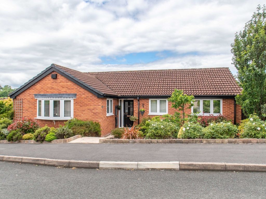 3 bed bungalow for sale in Partridge Lane, Callow Hill, Redditch B97, £