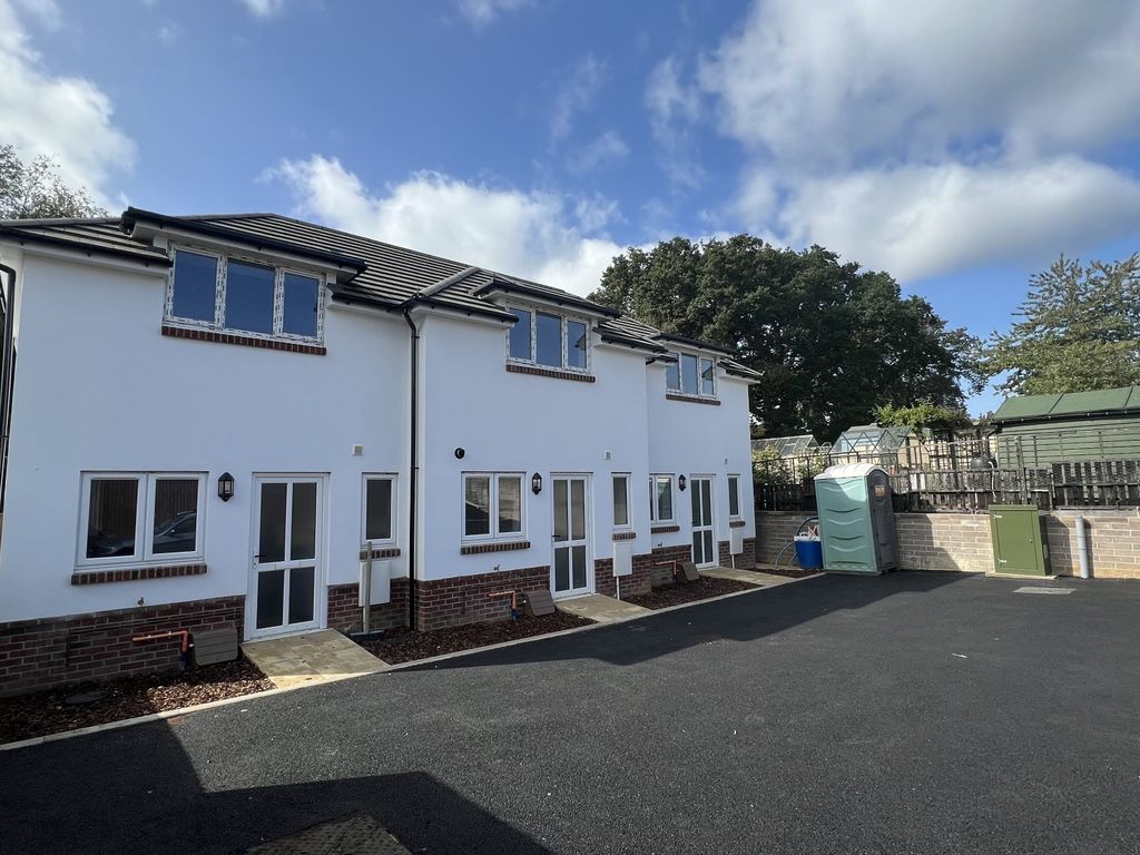 2 bed property to rent in Bridport Road, Poole BH12, £1,400 pcm Zoopla