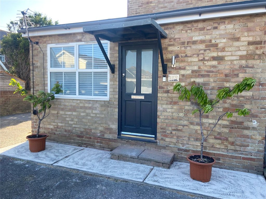 1 bed flat for sale in Winsor Close, Hayling Island, Hampshire PO11