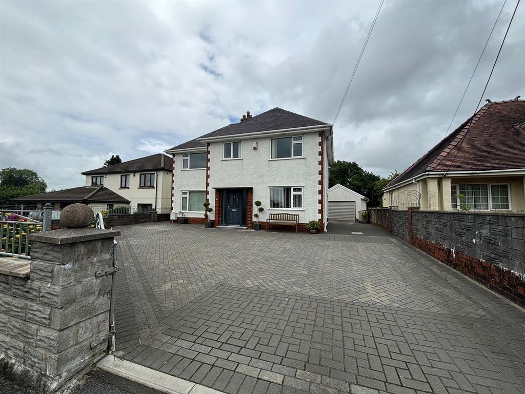 3 bed detached house to rent in Gelli Road, Llanelli SA14, £1,500 pcm