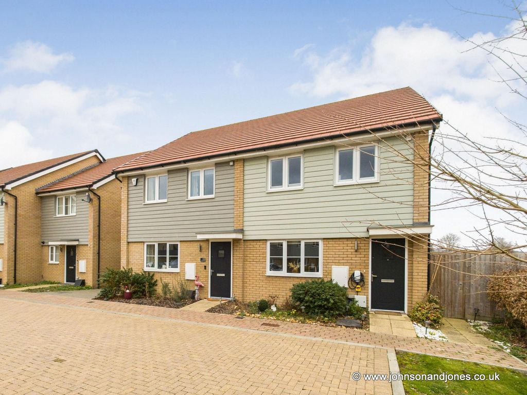 3 bed semidetached house for sale in Medland Mews, Chertsey KT16 Zoopla