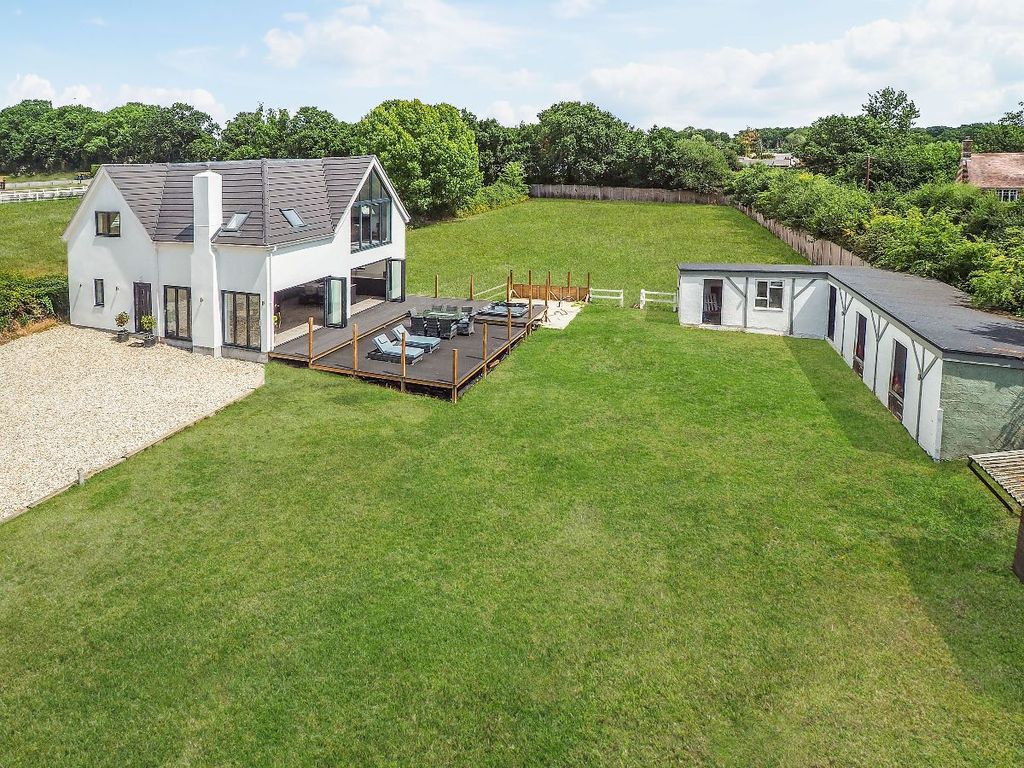 3 bed detached house for sale in The Orchard, Scant Road East, Hambrook, Chichester PO18, £