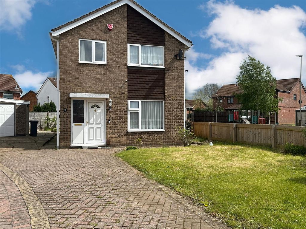 3 bed detached house for sale in Butler Close, Rushey Mead, Leicester LE4, £325,000 Zoopla