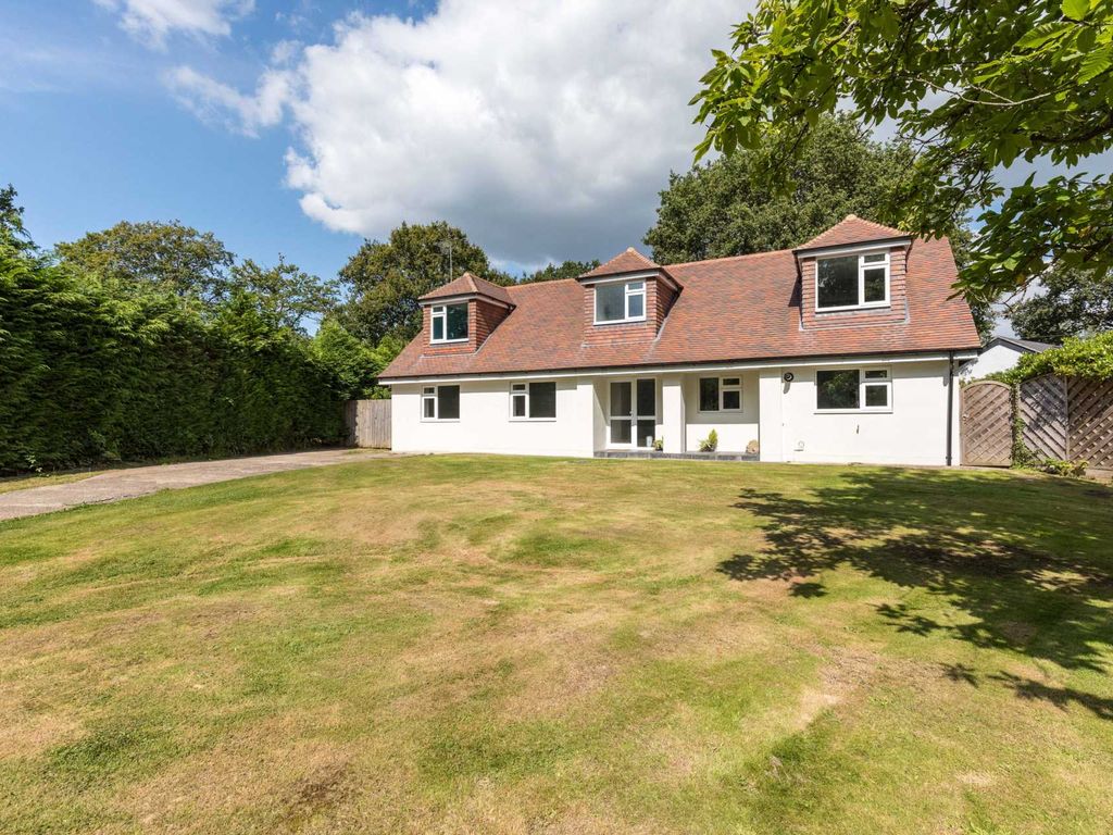 4 bed property for sale in Durfold Wood, Plaistow RH14 Zoopla