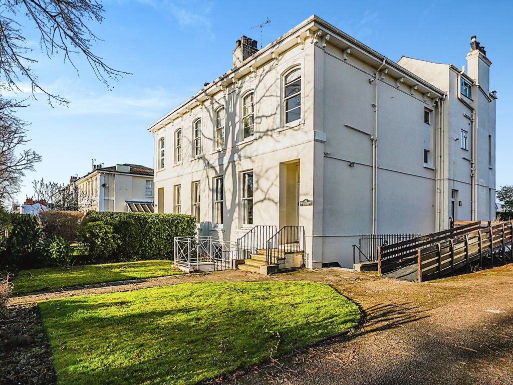 1 bed flat for sale in Sydenham Road North, Cheltenham, Gloucestershire