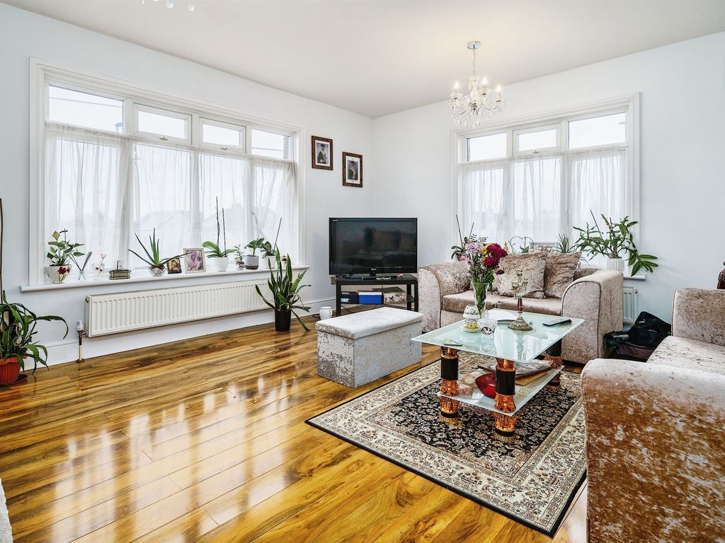 2 bed flat for sale in Church Lane, Cheshunt, Waltham Cross EN8 Zoopla