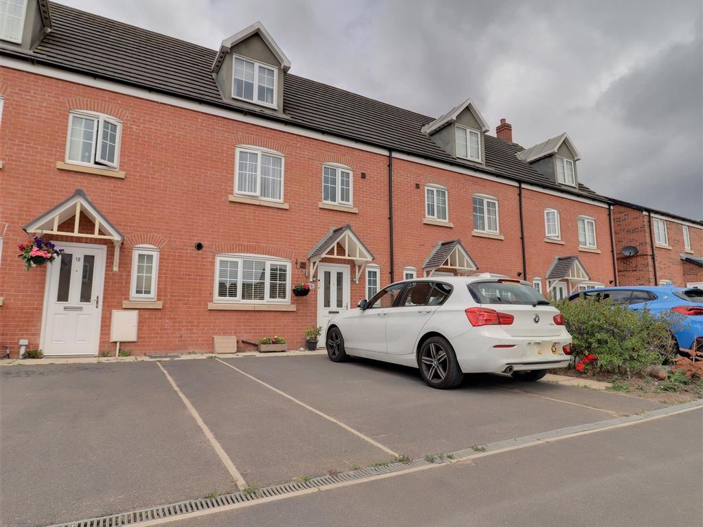 4 bed property for sale in Mallow Avenue, Shavington, Crewe CW2 Zoopla