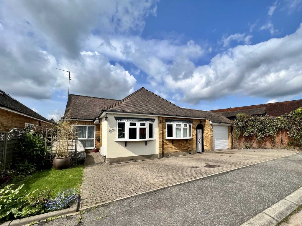 5 bed detached house for sale in Lilley Close, Brentwood CM14 Zoopla