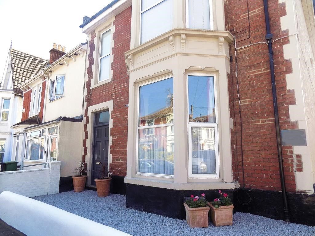 2 bed flat for sale in Queens Road, North End, Portsmouth, Hampshire