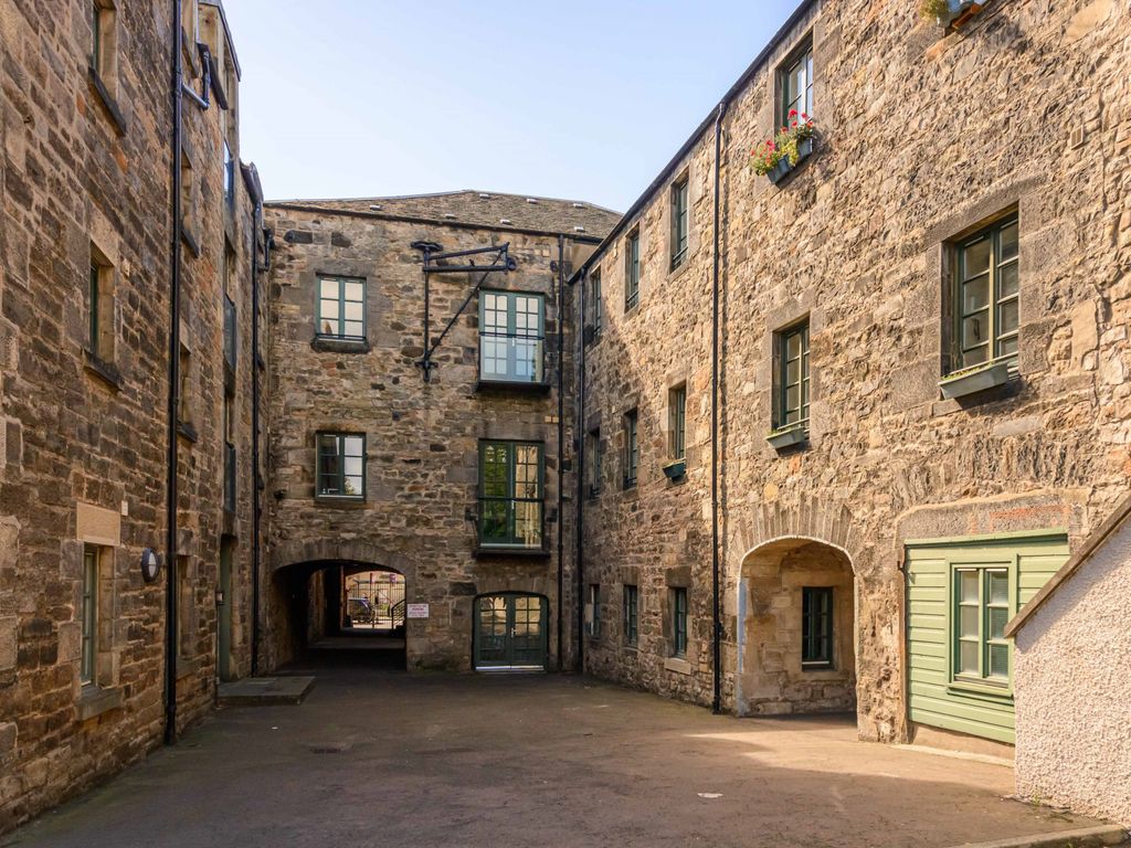 100/4 Great Junction Street, Edinburgh EH6  