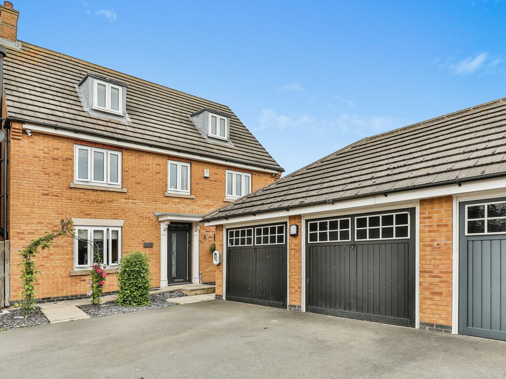 5 bed detached house for sale in Cormorant Close, Filey, North