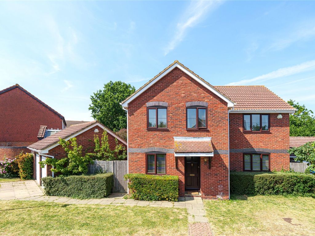 4 bed detached house for sale in Selah Drive, Swanley BR8, £625,000