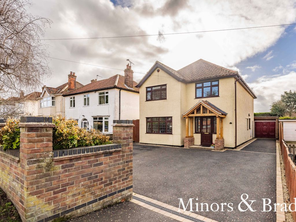 4 bed detached house for sale in Blue Boar Lane, Sprowston, Norwich NR7