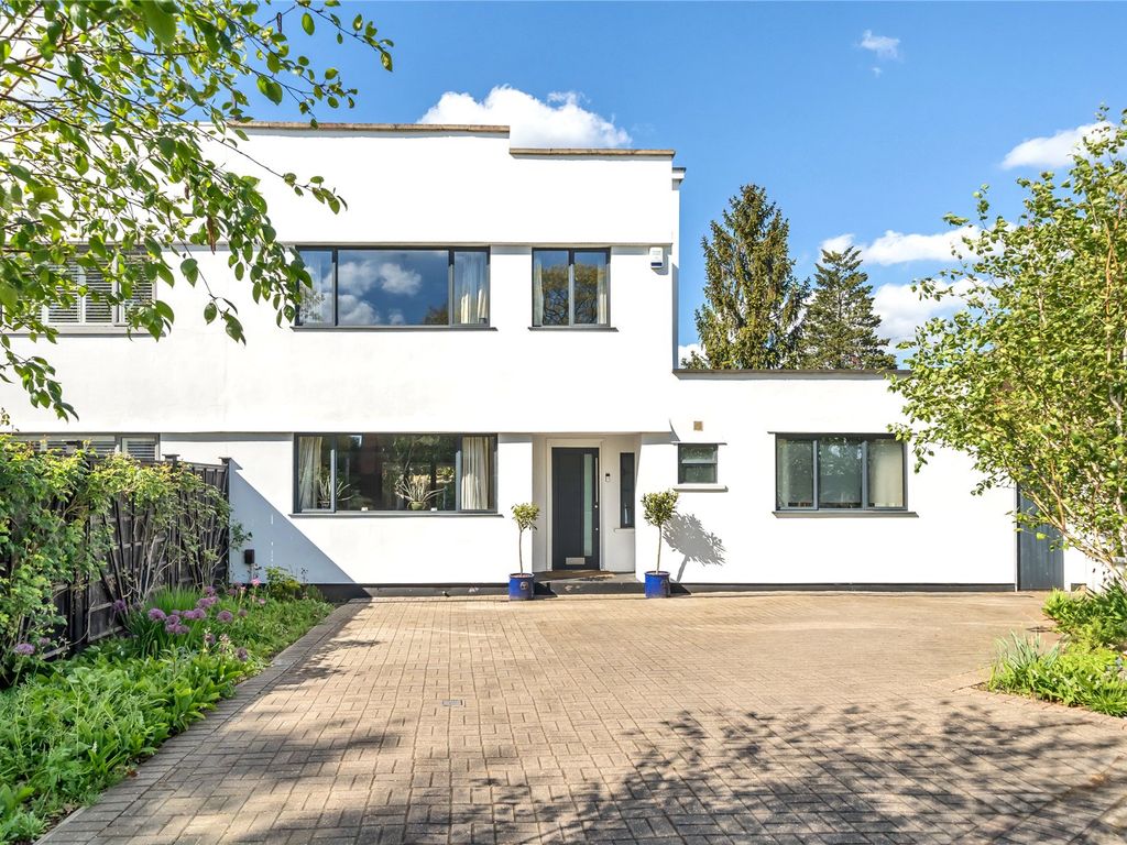 4 bed semidetached house for sale in Mead Way, Bromley BR2, £825,000