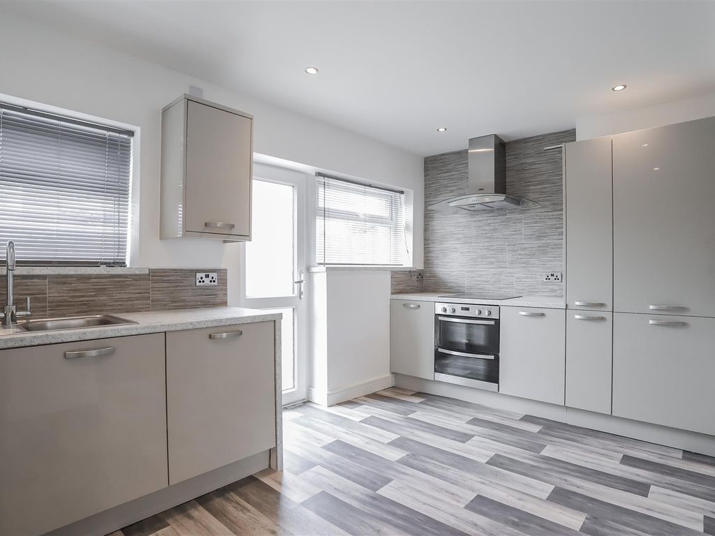 3 bed terraced house to rent in Helmshore Road, Haslingden, Rossendale