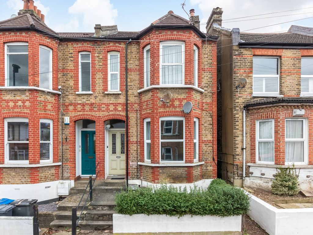 2 bed flat for sale in Queen Mary Road, London SE19, £400,000 Zoopla