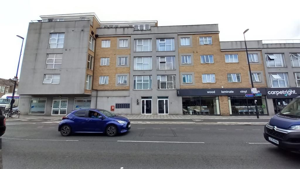 2 bed flat for sale in High Street Colliers Wood, Colliers Wood, London