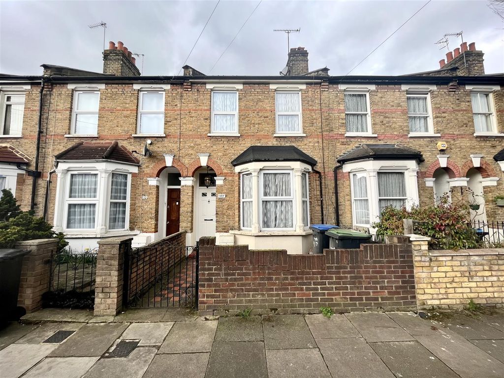 2 bed terraced house to rent in Bertram Road, Enfield EN1, £1,900 pcm