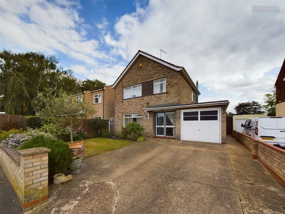 3 bed detached house for sale in Gunthorpe Road, Peterborough PE4, £